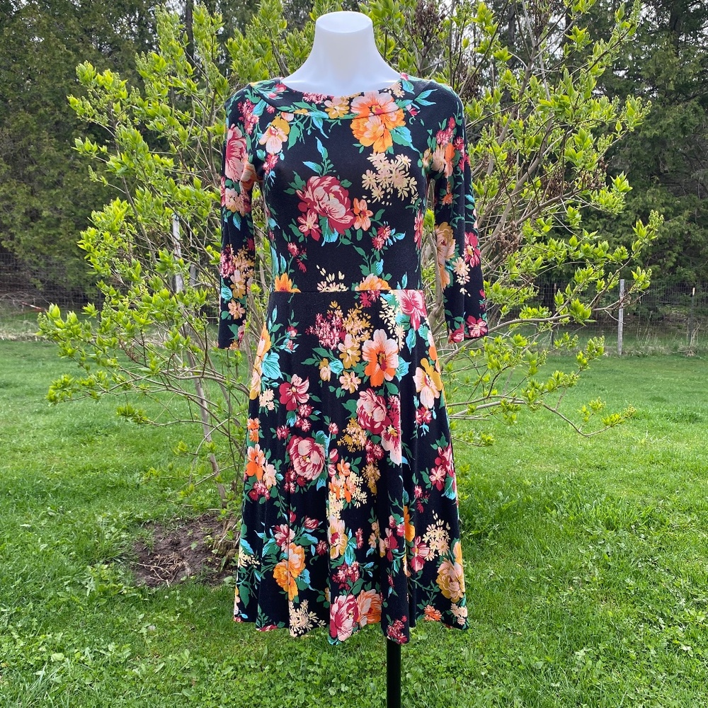 Louie et Lucie Black Floral Knit Dress